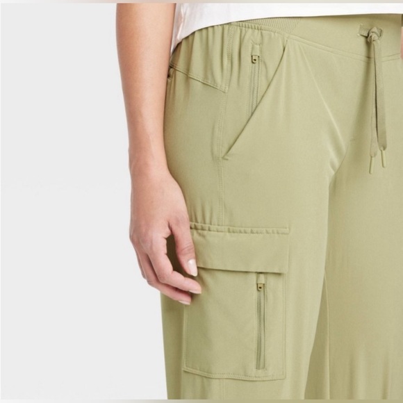 All In Motion Stretch Woven Cargo Jogger - Green - XXL - Picture 2 of 12